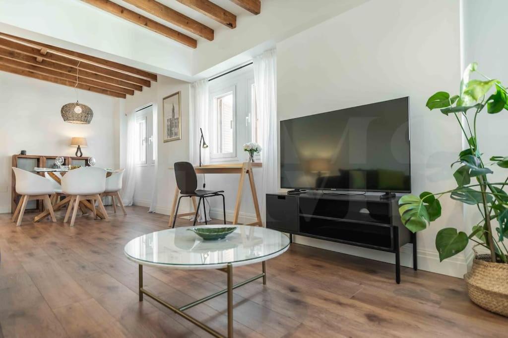 Modern Apartment Next To The Cervantes Theatre By Rems Malaga Ngoại thất bức ảnh