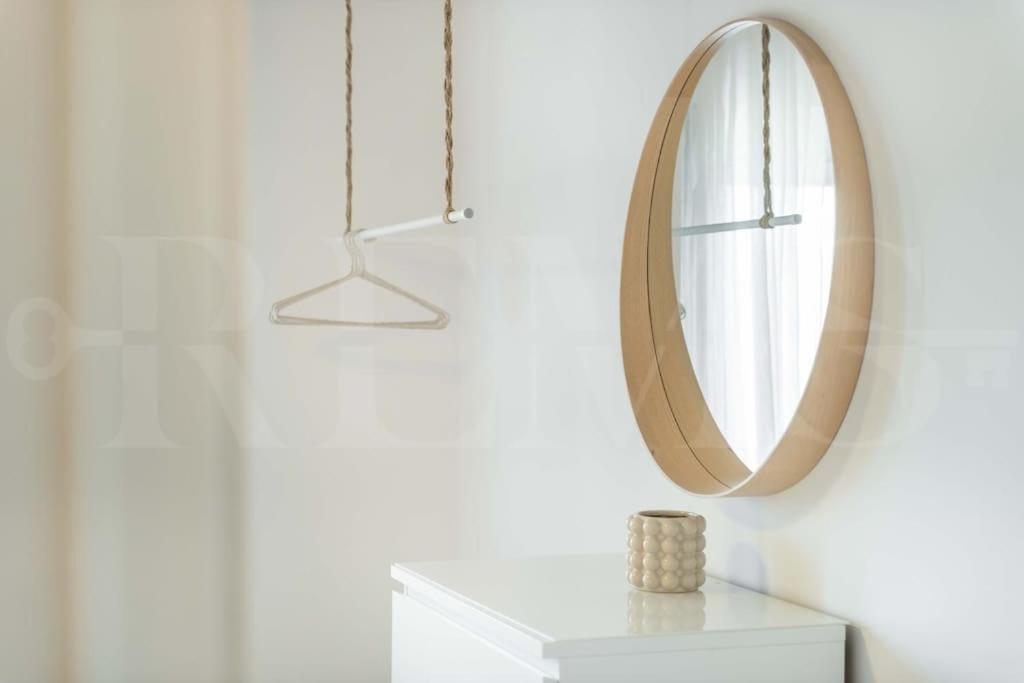 Modern Apartment Next To The Cervantes Theatre By Rems Malaga Ngoại thất bức ảnh