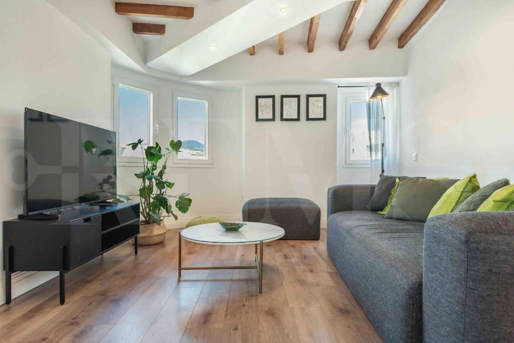 Modern Apartment Next To The Cervantes Theatre By Rems Malaga Ngoại thất bức ảnh