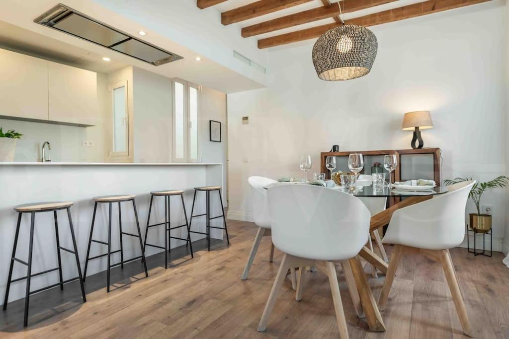 Modern Apartment Next To The Cervantes Theatre By Rems Malaga Ngoại thất bức ảnh