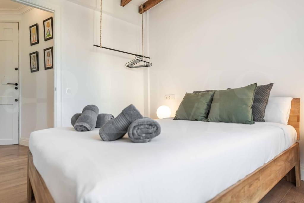 Modern Apartment Next To The Cervantes Theatre By Rems Malaga Ngoại thất bức ảnh